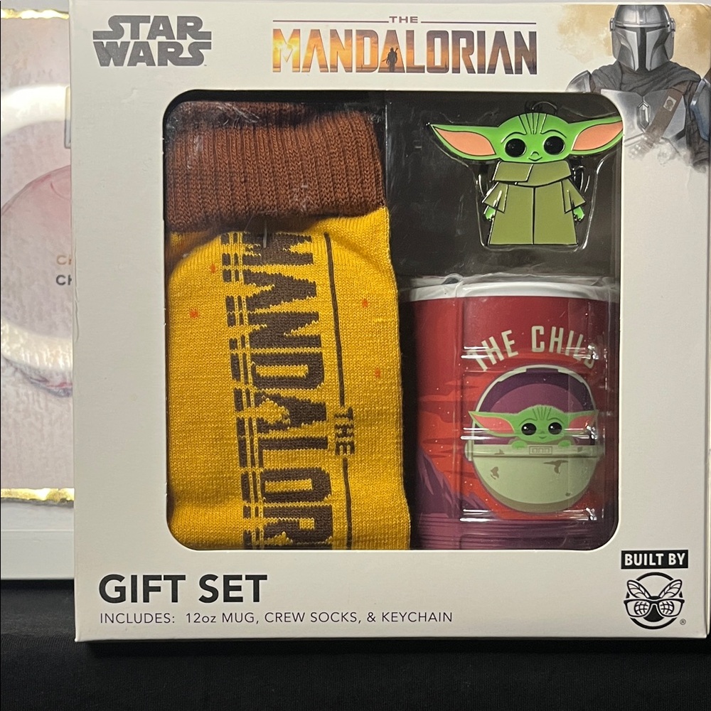 Star Wars The Mandalorian Yellow Socks Gift Set NWT